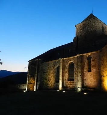 Visite guidée du village et de l'église de Bredons
