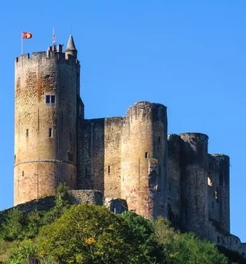 L'évolution architecturale des châteaux forts
